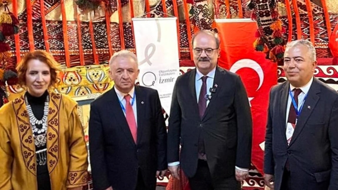 İZMİR OLGUNLAŞMA ENSTİTÜSÜ,  “2025 AKTAU TÜRK DÜNYASI KÜLTÜR BAŞKENTİ AÇILIŞ TÖRENİ”NE KATILDI.